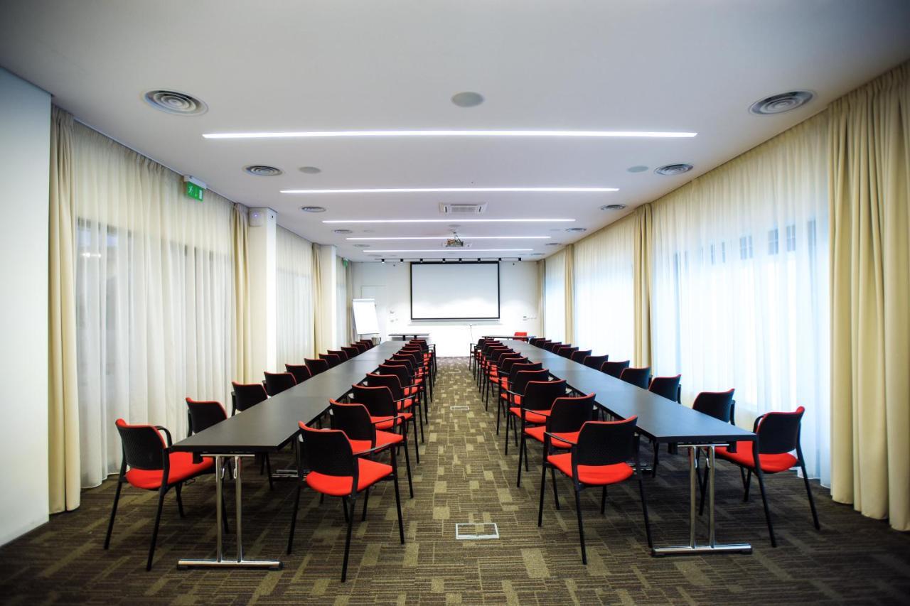Hotel S-Port Veska Dolany  Экстерьер фото